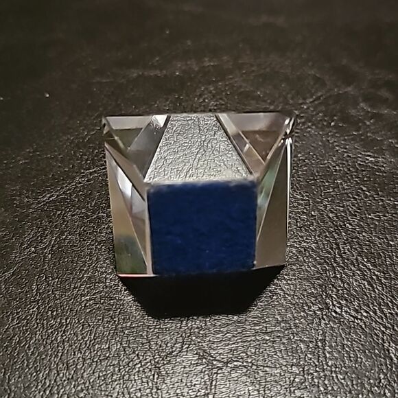 Pyramid Paper Weight Crystal 2 1/2" - Picture 3 of 5